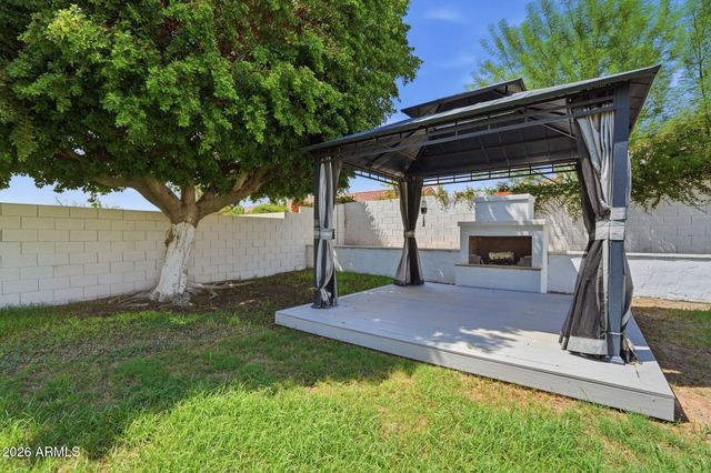 5840 W CHARTER OAK Road, Glendale, AZ 85304
