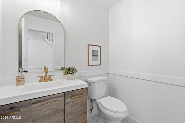 5840 W CHARTER OAK Road, Glendale, AZ 85304