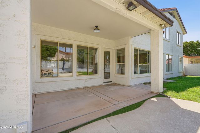 5840 W CHARTER OAK Road, Glendale, AZ 85304