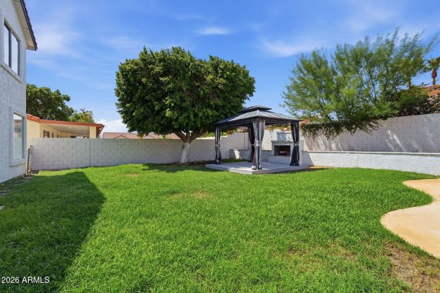 5840 W CHARTER OAK Road, Glendale, AZ 85304