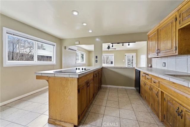 914 Acacia Court, Tehachapi, CA 93561
