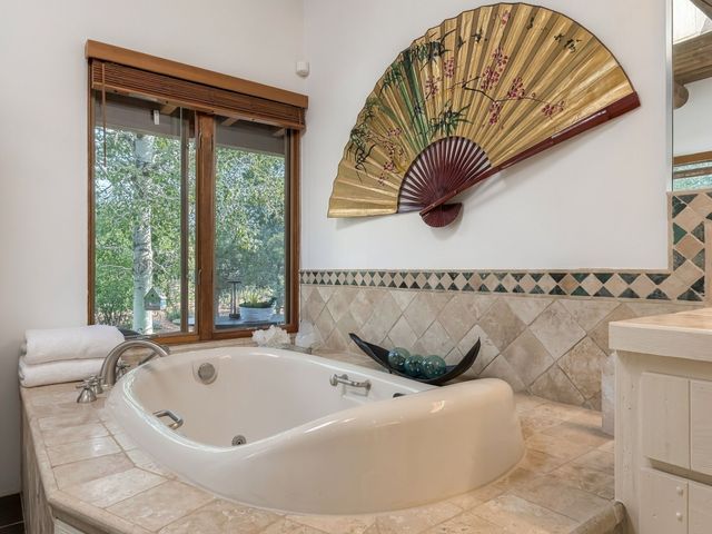 1212 Camino De Cruz Blanca, Santa Fe, NM 87505