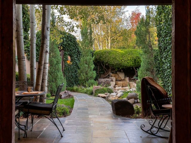 1212 Camino De Cruz Blanca, Santa Fe, NM 87505