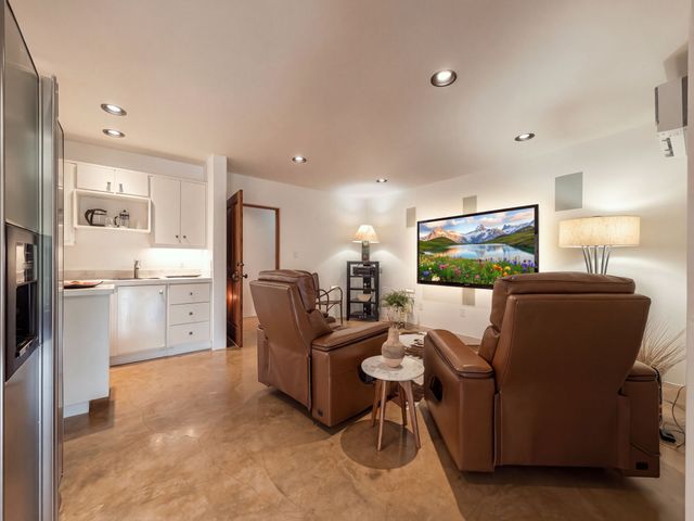 1212 Camino De Cruz Blanca, Santa Fe, NM 87505