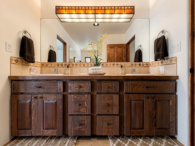 1212 Camino De Cruz Blanca, Santa Fe, NM 87505
