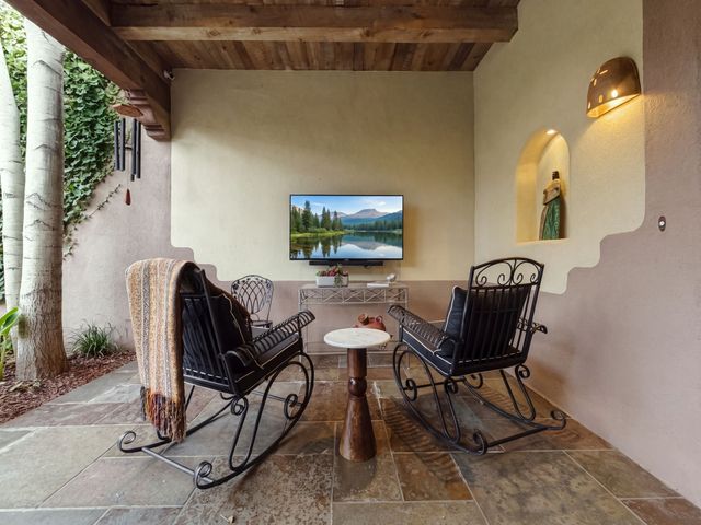 1212 Camino De Cruz Blanca, Santa Fe, NM 87505