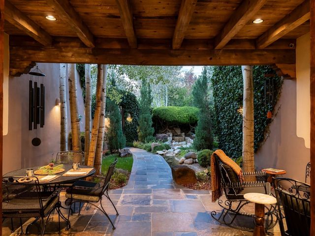 1212 Camino De Cruz Blanca, Santa Fe, NM 87505