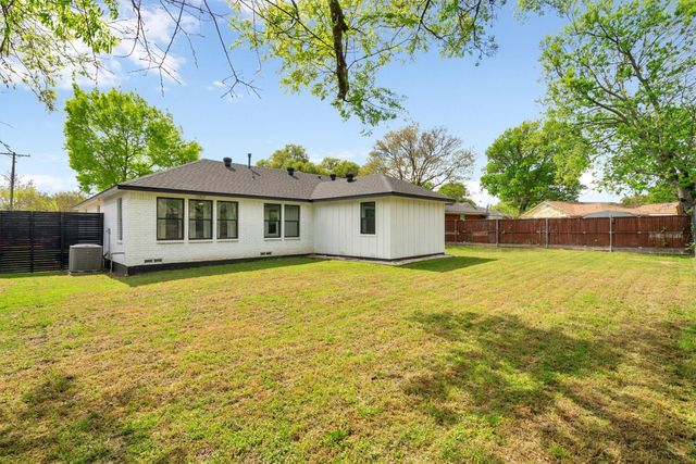 115 Aspen Street, Lancaster, TX 75134