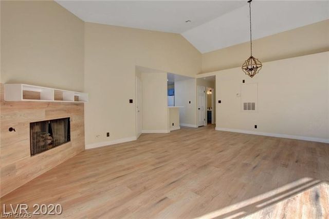 5062 South Rainbow Boulevard 203, Las Vegas, NV 89118