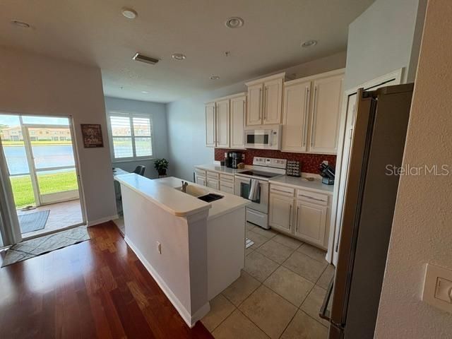 3662 PARKRIDGE CIRCLE 28-102, Sarasota, FL 34243