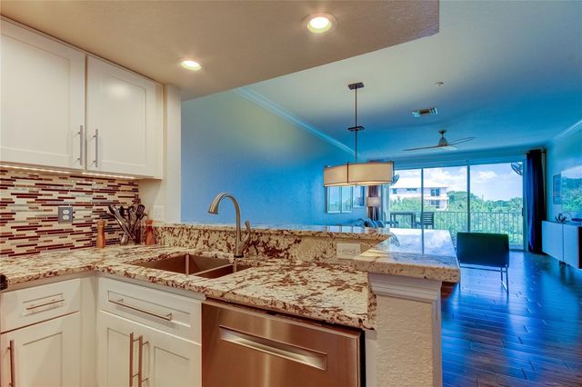 129 BRENT CIRCLE, Oldsmar, FL 34677