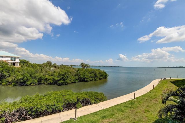 129 BRENT CIRCLE, Oldsmar, FL 34677