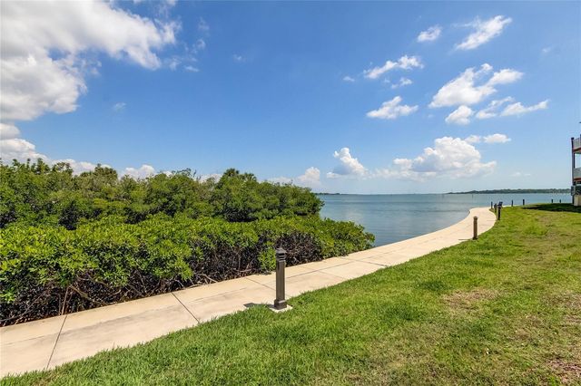 129 BRENT CIRCLE, Oldsmar, FL 34677
