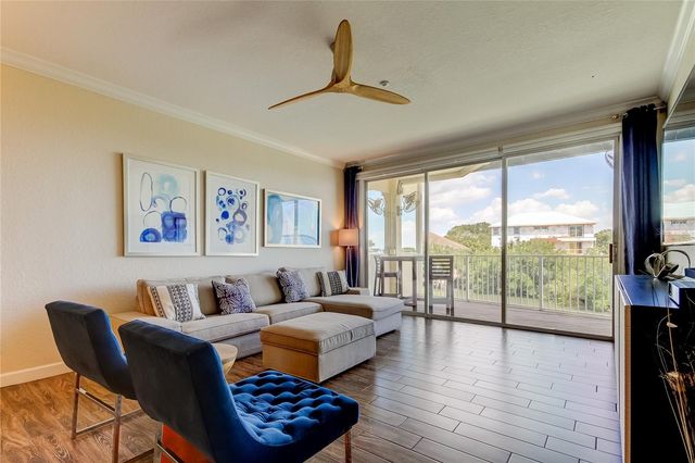 129 BRENT CIRCLE, Oldsmar, FL 34677