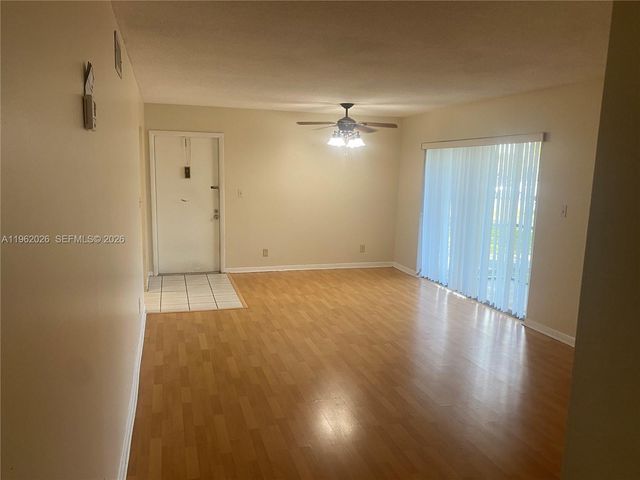 335 W Laurel Dr 1M, Margate, FL 33063