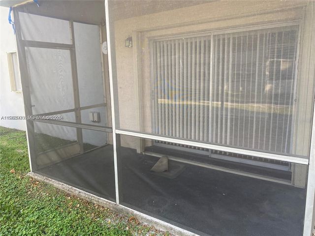 335 W Laurel Dr 1M, Margate, FL 33063