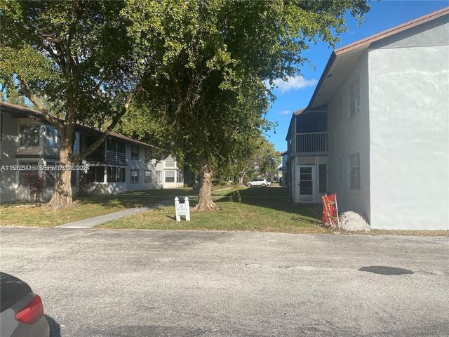 335 W Laurel Dr 1M, Margate, FL 33063