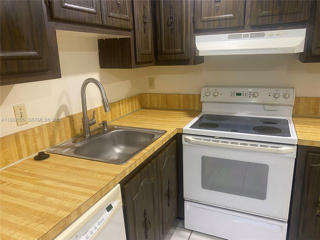 335 W Laurel Dr 1M, Margate, FL 33063