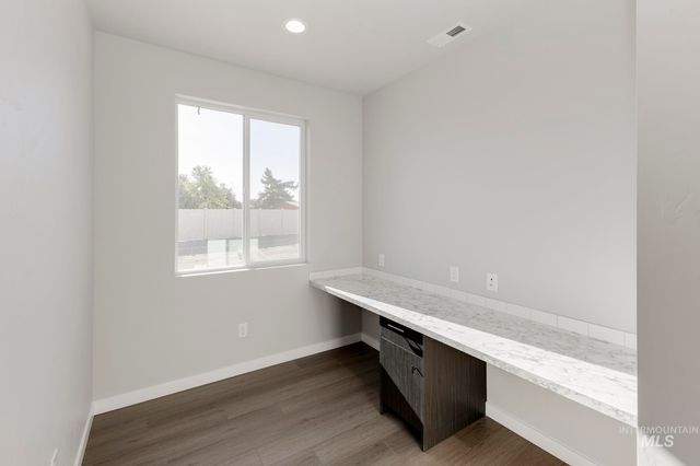 5433 W Yarnell St, Eagle, ID 83616