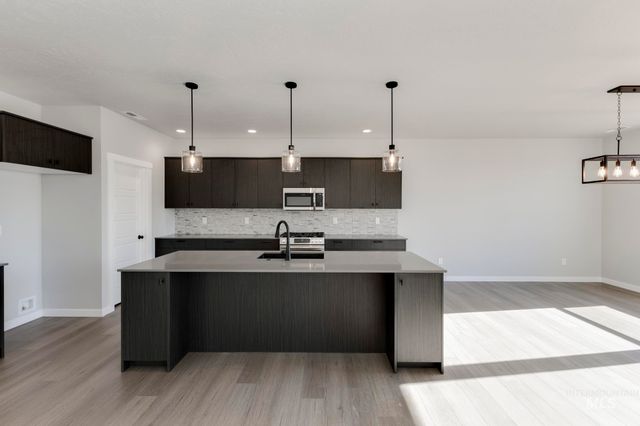 5433 W Yarnell St, Eagle, ID 83616