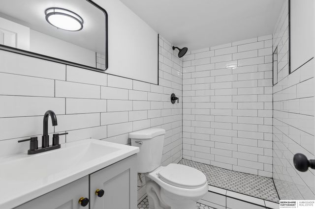 1112 S 93 Avenue, Omaha, NE 68124