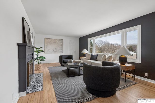 1112 S 93 Avenue, Omaha, NE 68124