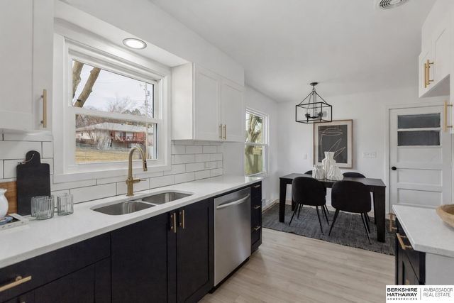 1112 S 93 Avenue, Omaha, NE 68124