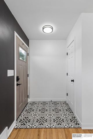 1112 S 93 Avenue, Omaha, NE 68124