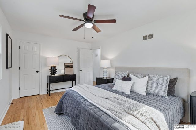 1112 S 93 Avenue, Omaha, NE 68124