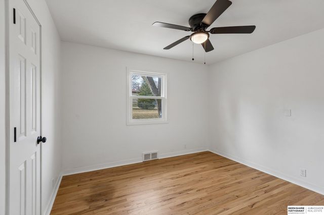 1112 S 93 Avenue, Omaha, NE 68124