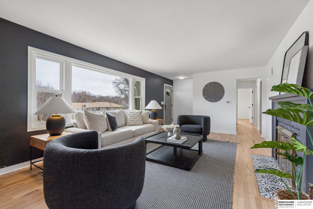 1112 S 93 Avenue, Omaha, NE 68124