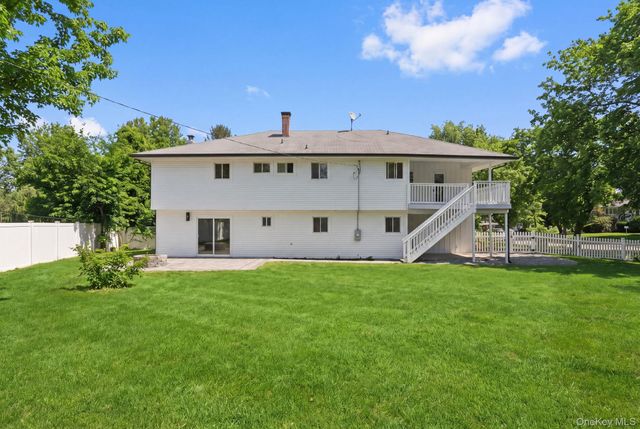 15 Arleigh Road, East Northport, NY 11731