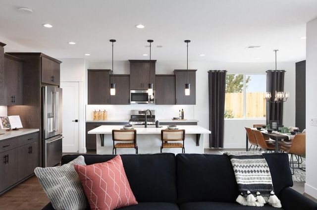 4428 Canyon Coral Way, Rancho Cordova, CA 95742