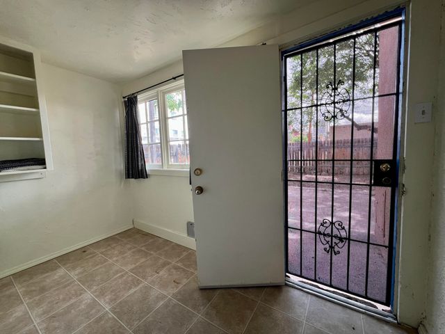314 9th Street SW, Albuquerque, NM 87102
