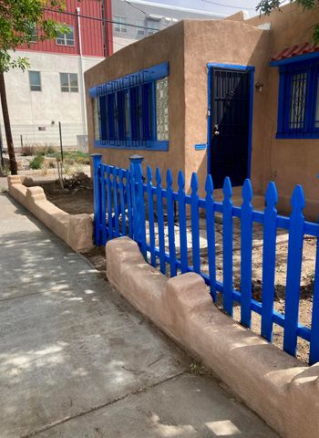 314 9th Street SW, Albuquerque, NM 87102