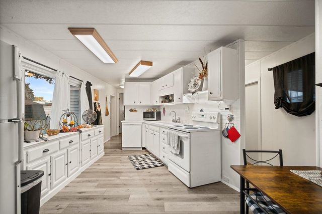 1211 E Lyons Ave, Spokane, WA 99208