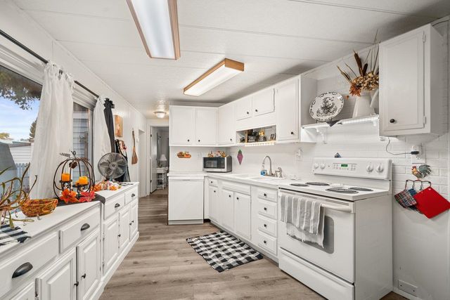 1211 E Lyons Ave, Spokane, WA 99208