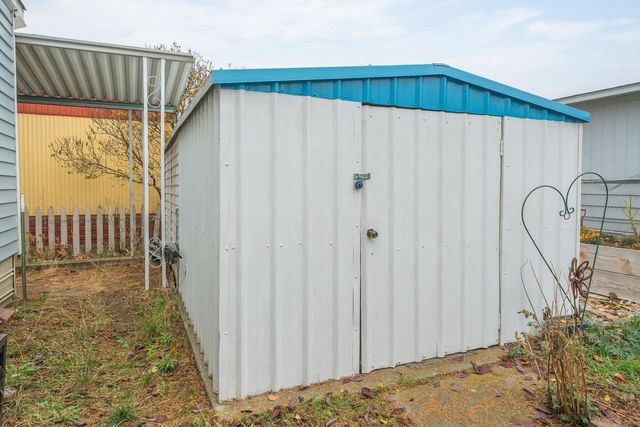 1211 E Lyons Ave, Spokane, WA 99208