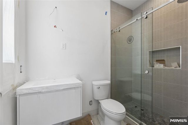 70 Carleton Road, Cresskill, NJ 07626