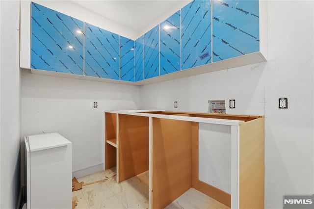 70 Carleton Road, Cresskill, NJ 07626