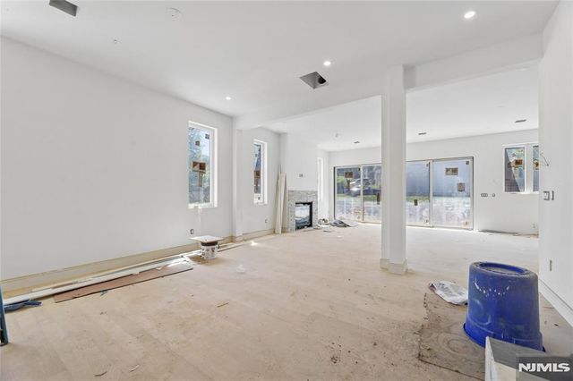 70 Carleton Road, Cresskill, NJ 07626