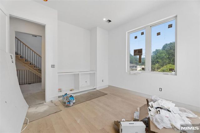 70 Carleton Road, Cresskill, NJ 07626