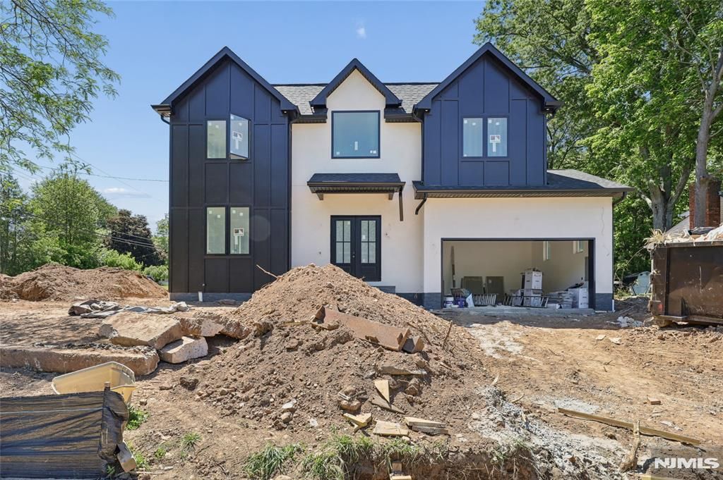 70 Carleton Road, Cresskill, NJ 07626