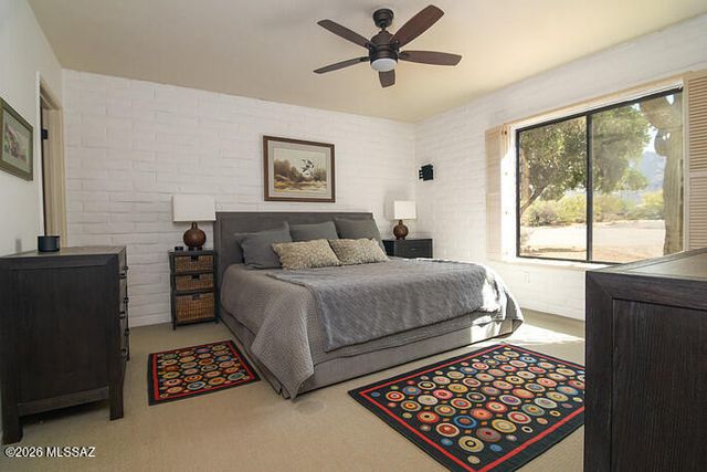 8201 N Carolyn Place, Tucson, AZ 85704