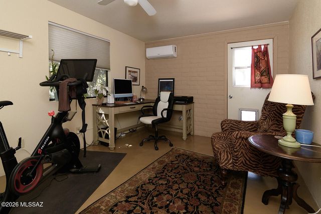 8201 N Carolyn Place, Tucson, AZ 85704