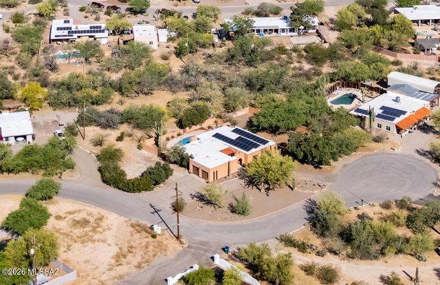 8201 N Carolyn Place, Tucson, AZ 85704