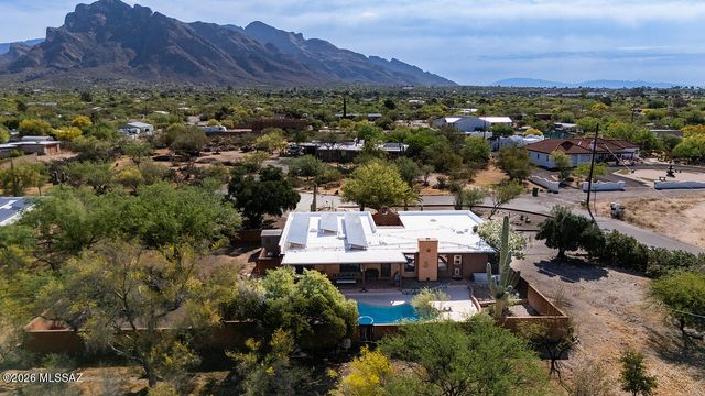 8201 N Carolyn Place, Tucson, AZ 85704