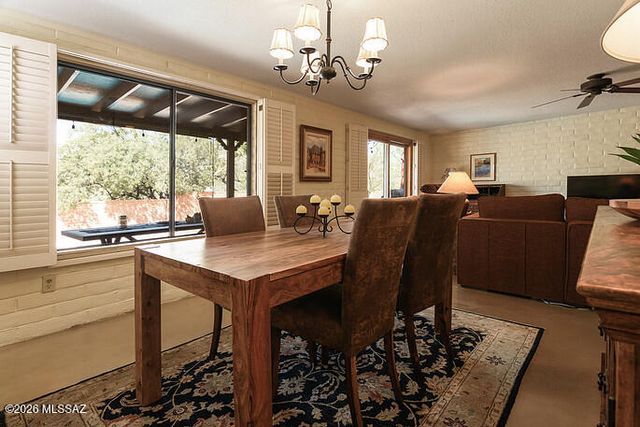 8201 N Carolyn Place, Tucson, AZ 85704