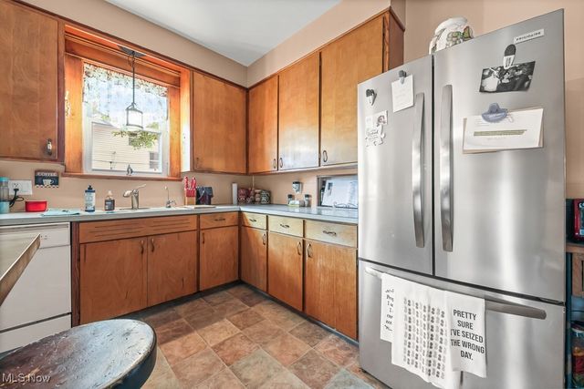 204 E Broad Street, Louisville, OH 44641