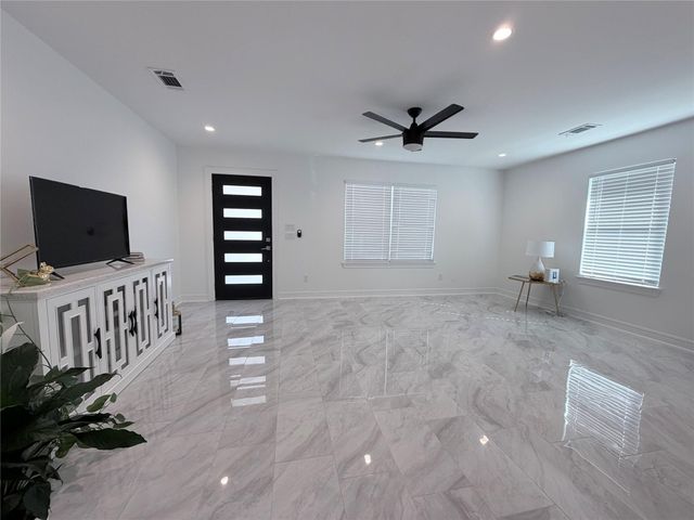 4501 Hirsch Road, Houston, TX 77026